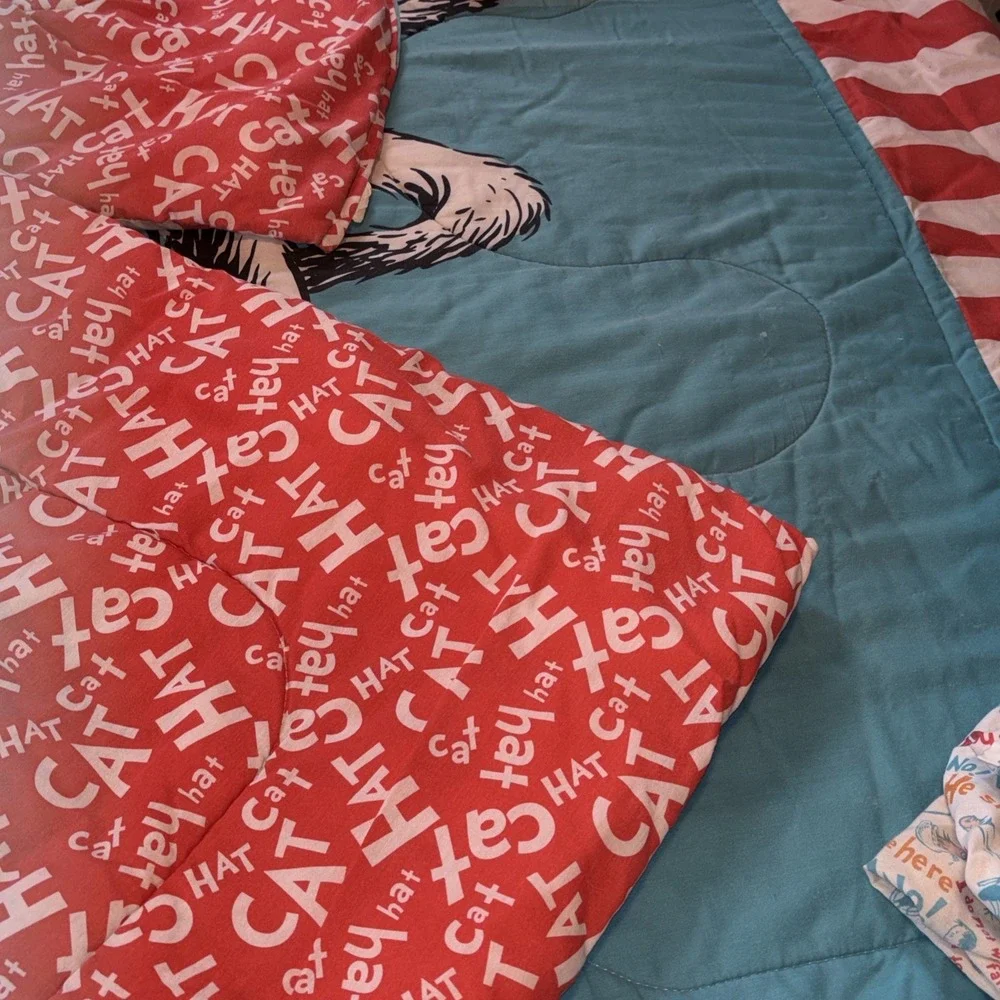 Dr. Seuss The Cat in the Hat Comforter & Sheet Set With Pillow‎ Case